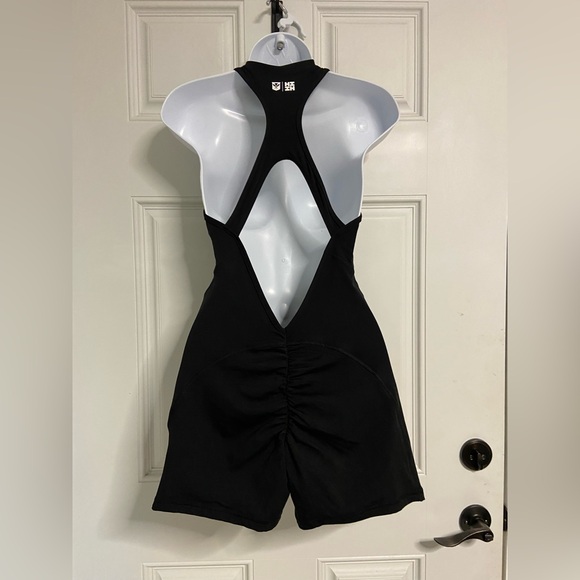 T5a- HAWAII FINEST Black Active Romper - Picture 3 of 7